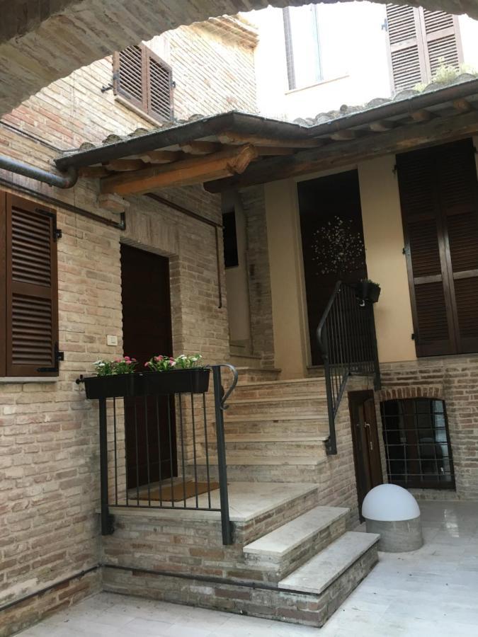 Il Borghetto Medievale Suite Fabriano Exterior photo