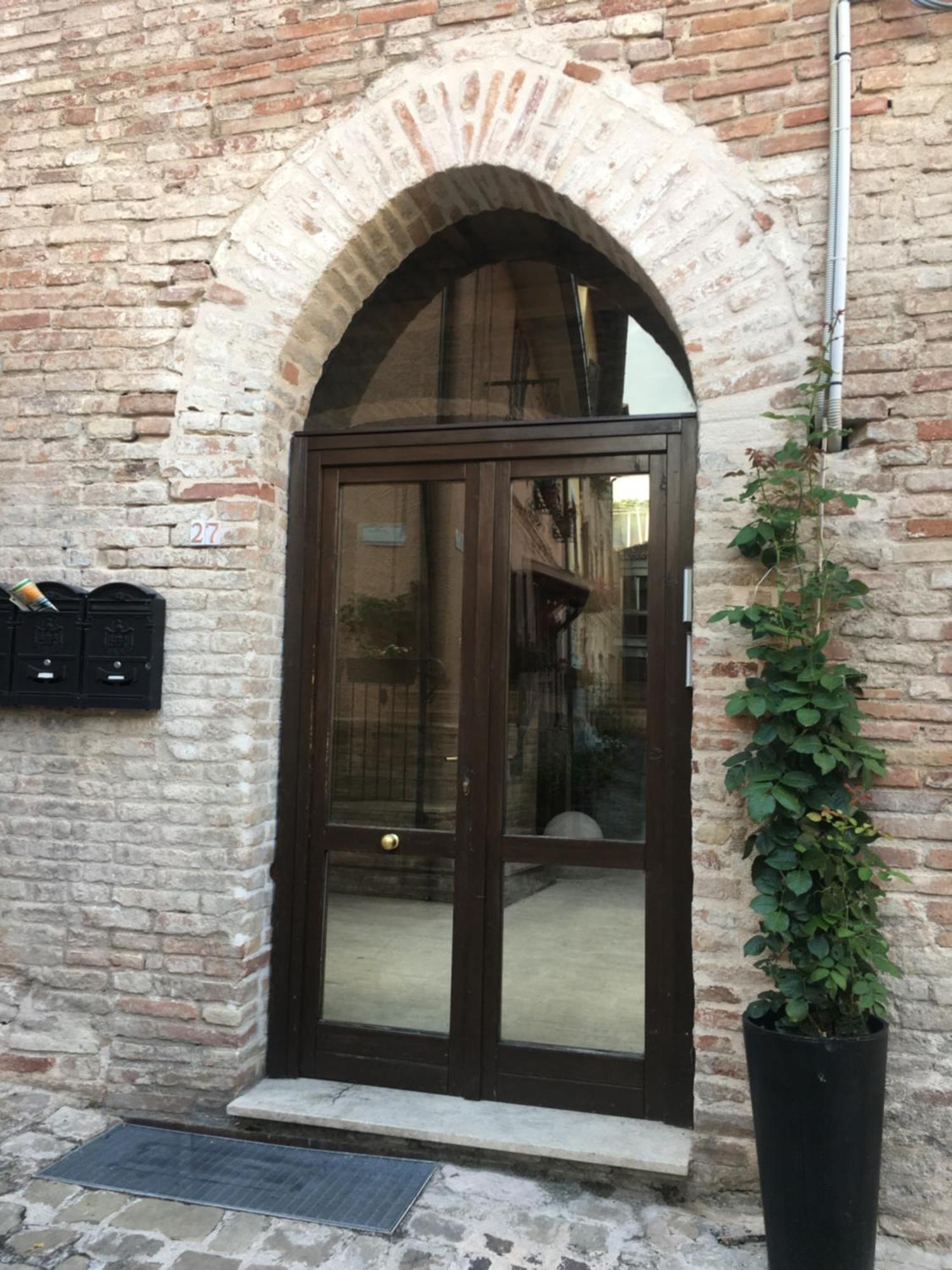 Il Borghetto Medievale Suite Fabriano Exterior photo
